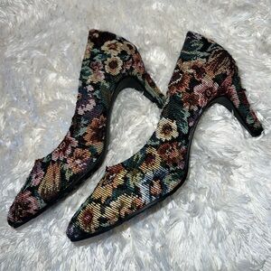 Life Stride fall flowered heels, size 6.5